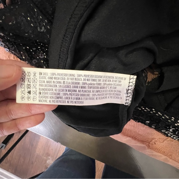 New Endless Rose Black Sequin Women’s Mini Skirt Sz S Chic Fitted Holiday Party - Picture 6 of 9